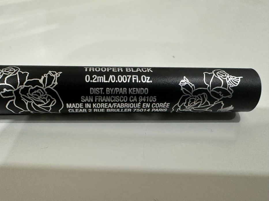 Eyeliner Kat Von D tattoo liner