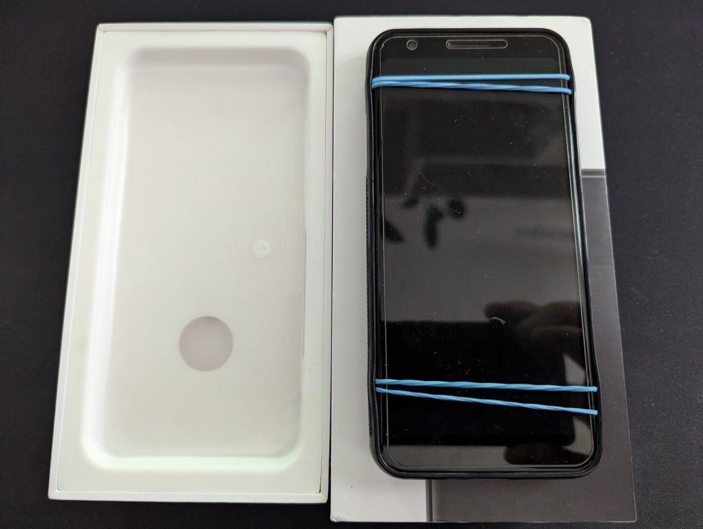 Телефон Google Pixel 3a на запчастини