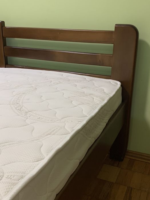 Продаю дві  односпальні кроваті