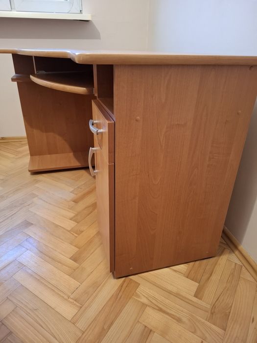 Biurko narożne z nadstawką