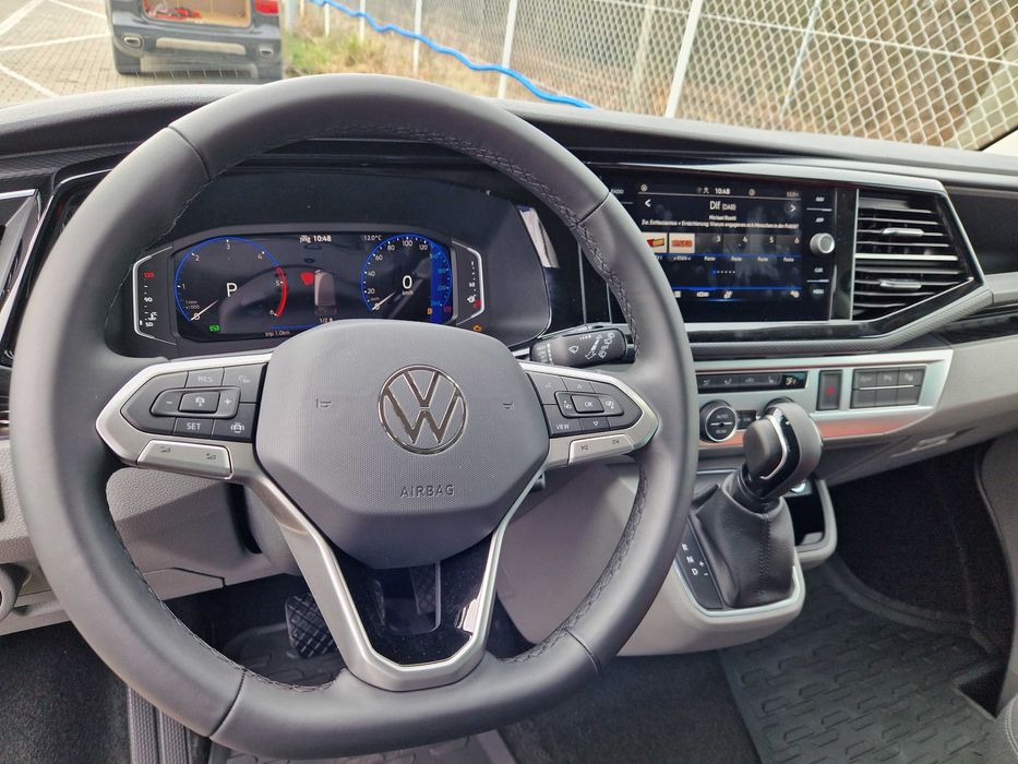 Najem Wynajem Busa 8os. Volkswagen T6.1 Caravel 23r 150KMDSG Szczecin