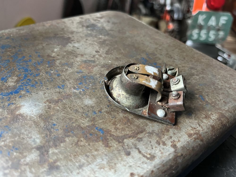 ZZR Romet Komar 232 Rys Zak MR2 oprawka zarowki lampy przod oryginal