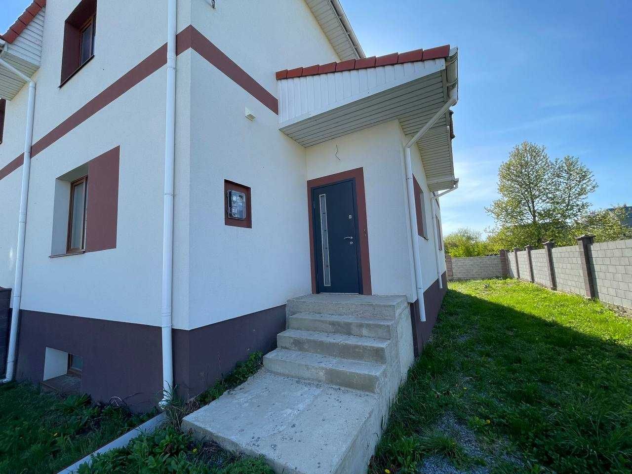 Продам котедж в Колоденці з комунікаціями