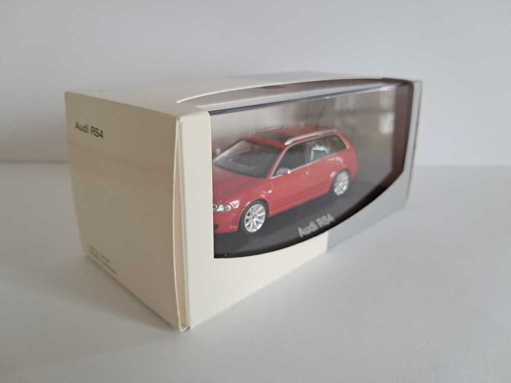 Audi RS4 (B5) 1/43 Minichamps