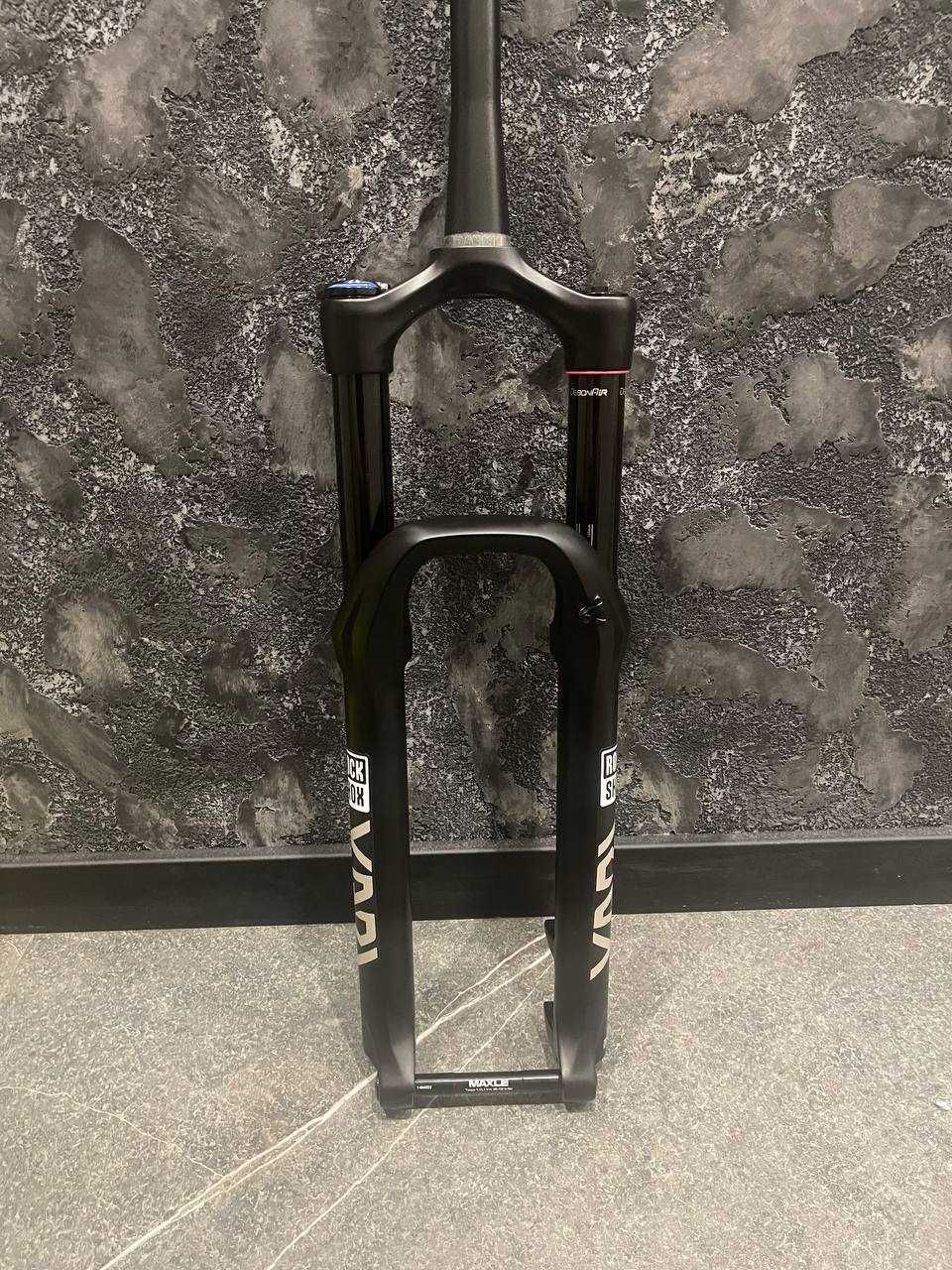 Вилка RockShox Yari 29 RC Debon Air 160mm boost 110x15 27,5  pike