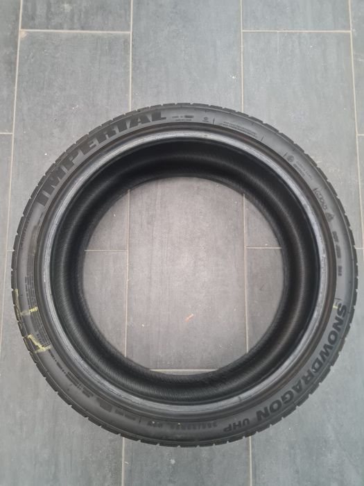 Imperial Snowdragon UHP 255 35 r20 97 v xl 4szt.