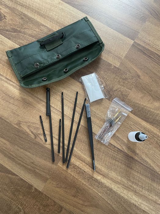 Wojskowy zestaw do czyszczenia broni