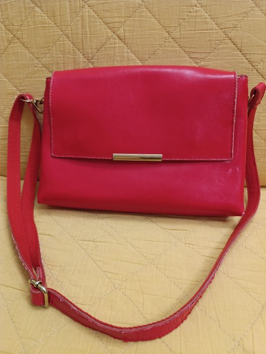 Сумка, рюкзак, перчатки.