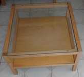 Mesa de centro com vidro