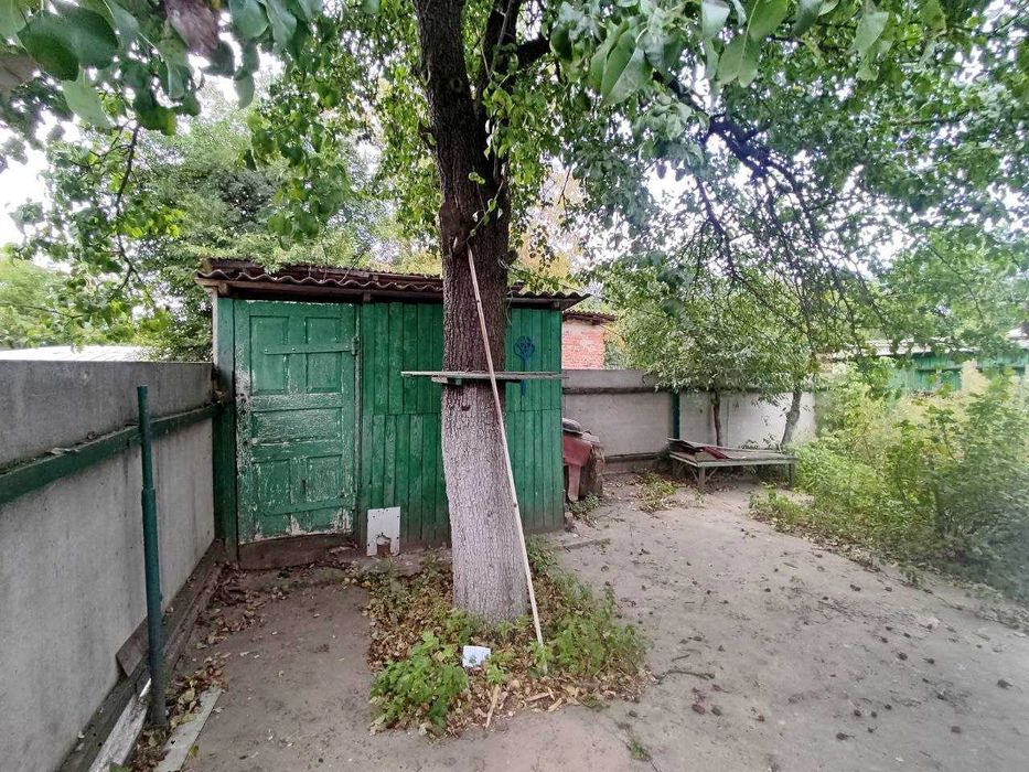 Продам частину будинку в гарному стані, з гаражем. (SP)