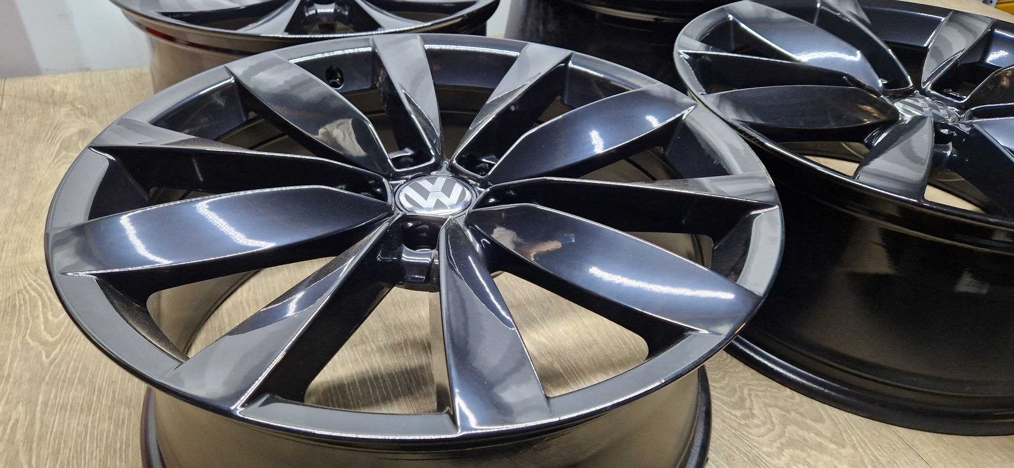 Felgi 19 Vw arteon passat golf t-rock caady 5×112 ET41 8J os.57.1