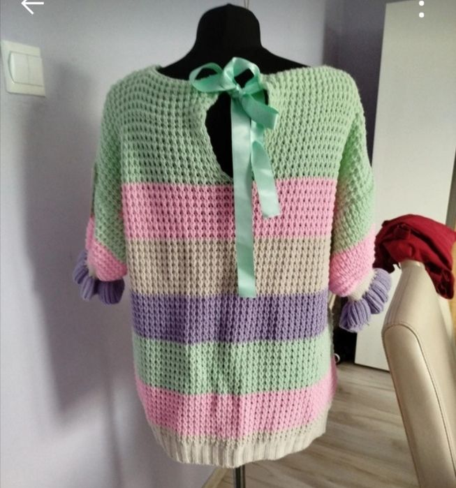 Sweter damski pastelowe kolory pasy ML
