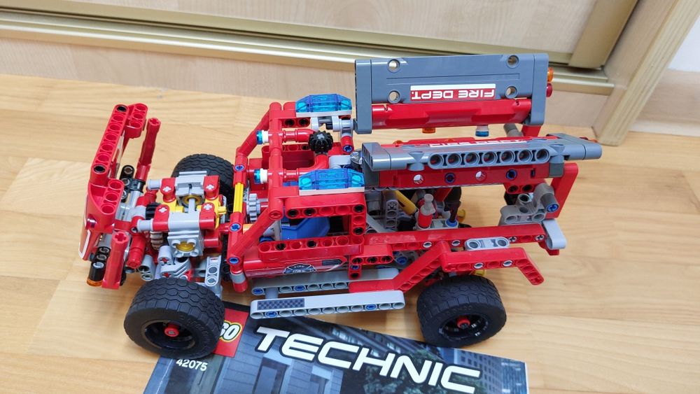 LEGO Technic 42075 Pojazd Szybkiego Reagowania