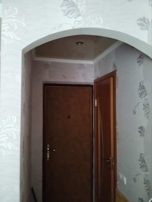 Продам гостинку з ремонтом