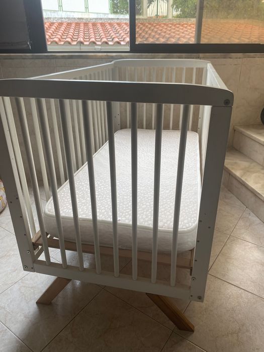 Berço braço com madeira