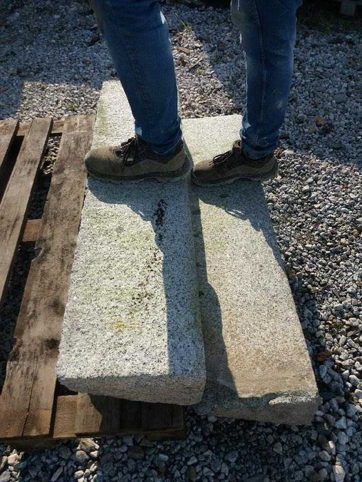 Stare schody granitowe kamienne ,płyty granitowe starobruk Stare Lampy