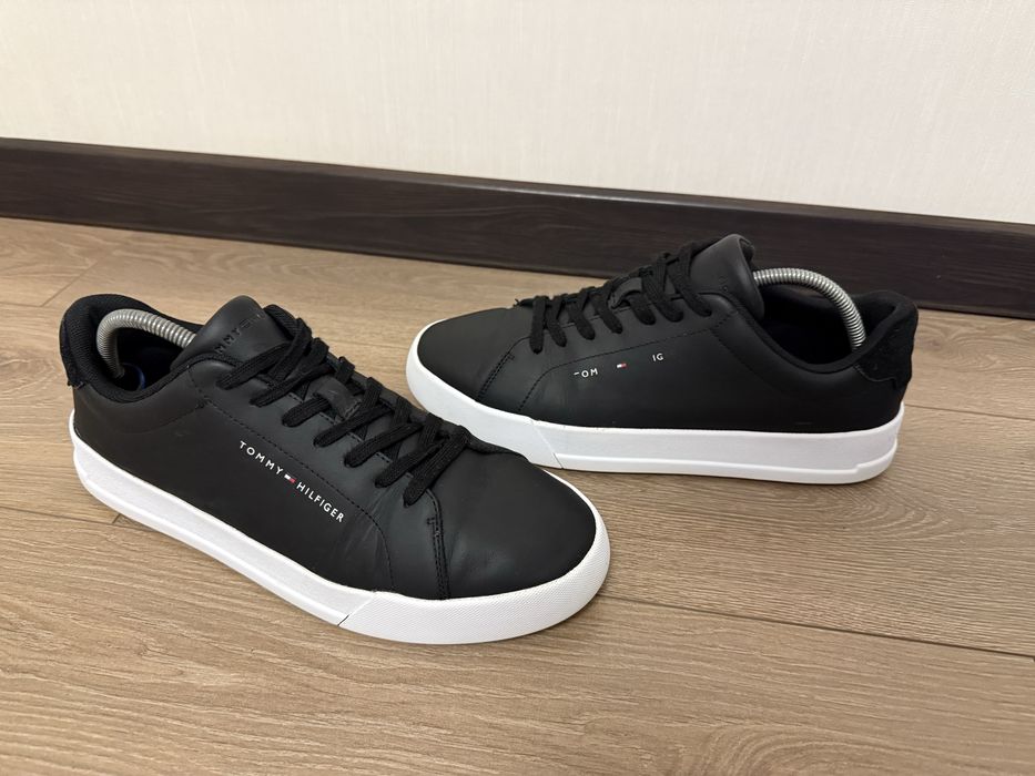 Шкіряні кросівки Tommy Hilfiger 44 розмір