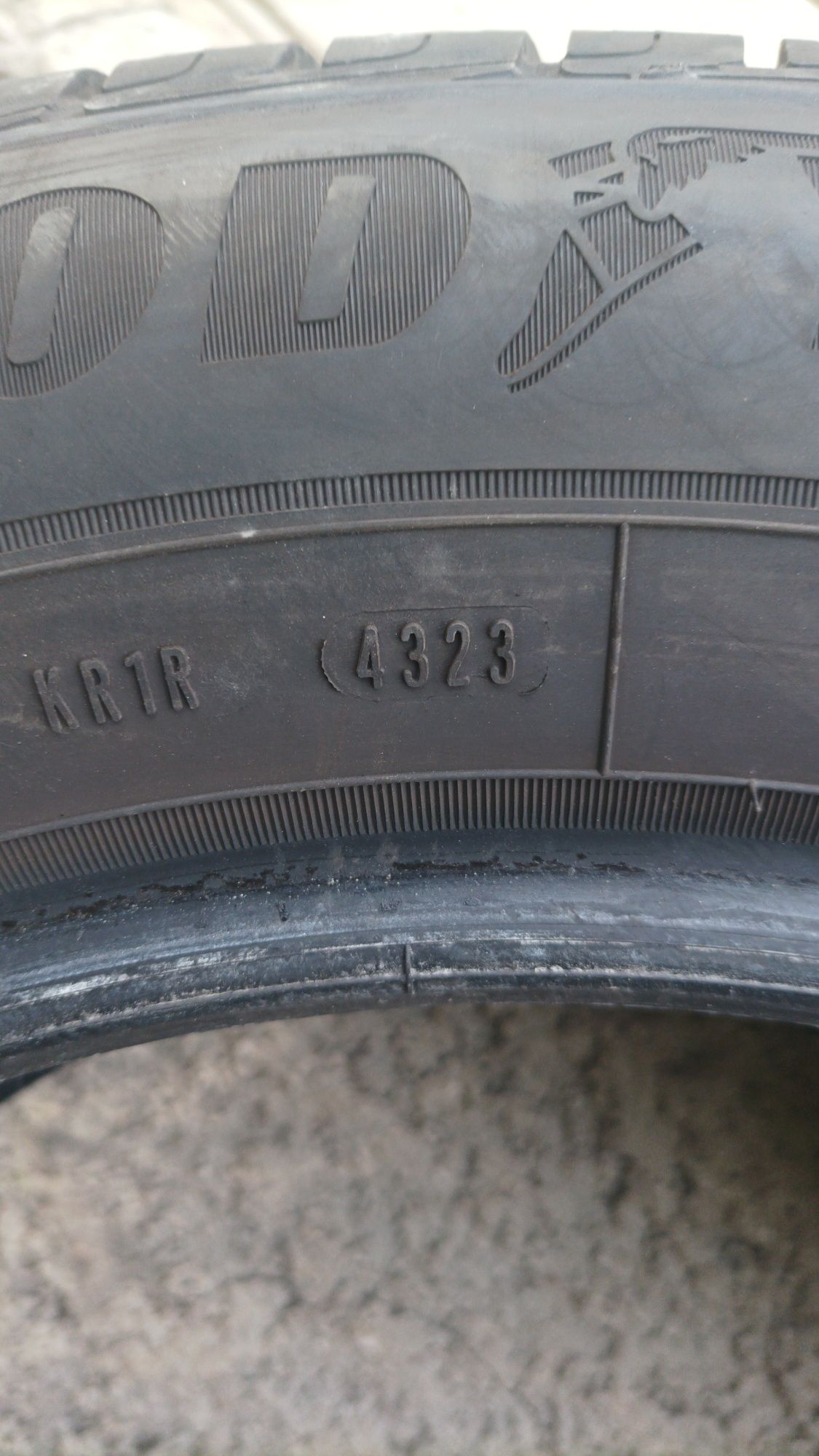 Шини зимові Goodyear