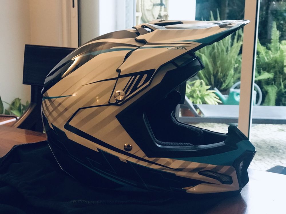 Capacete de moto para criança como novo