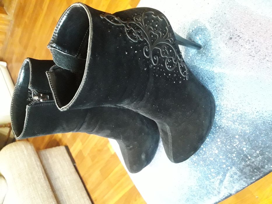 Черевики жіночі