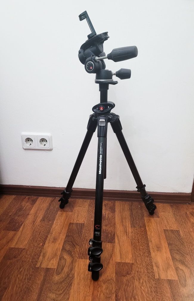 Штатив Manfrotto 190 CX pro 3 з головою