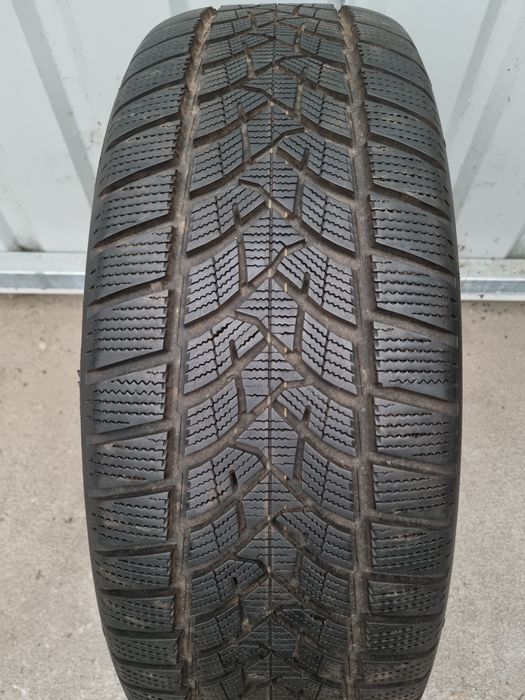 Opona używana 1szt. 235/55/19 Dunlop Winter Sport 5 SUV / 8mm