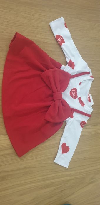 Vestido de bebé novo