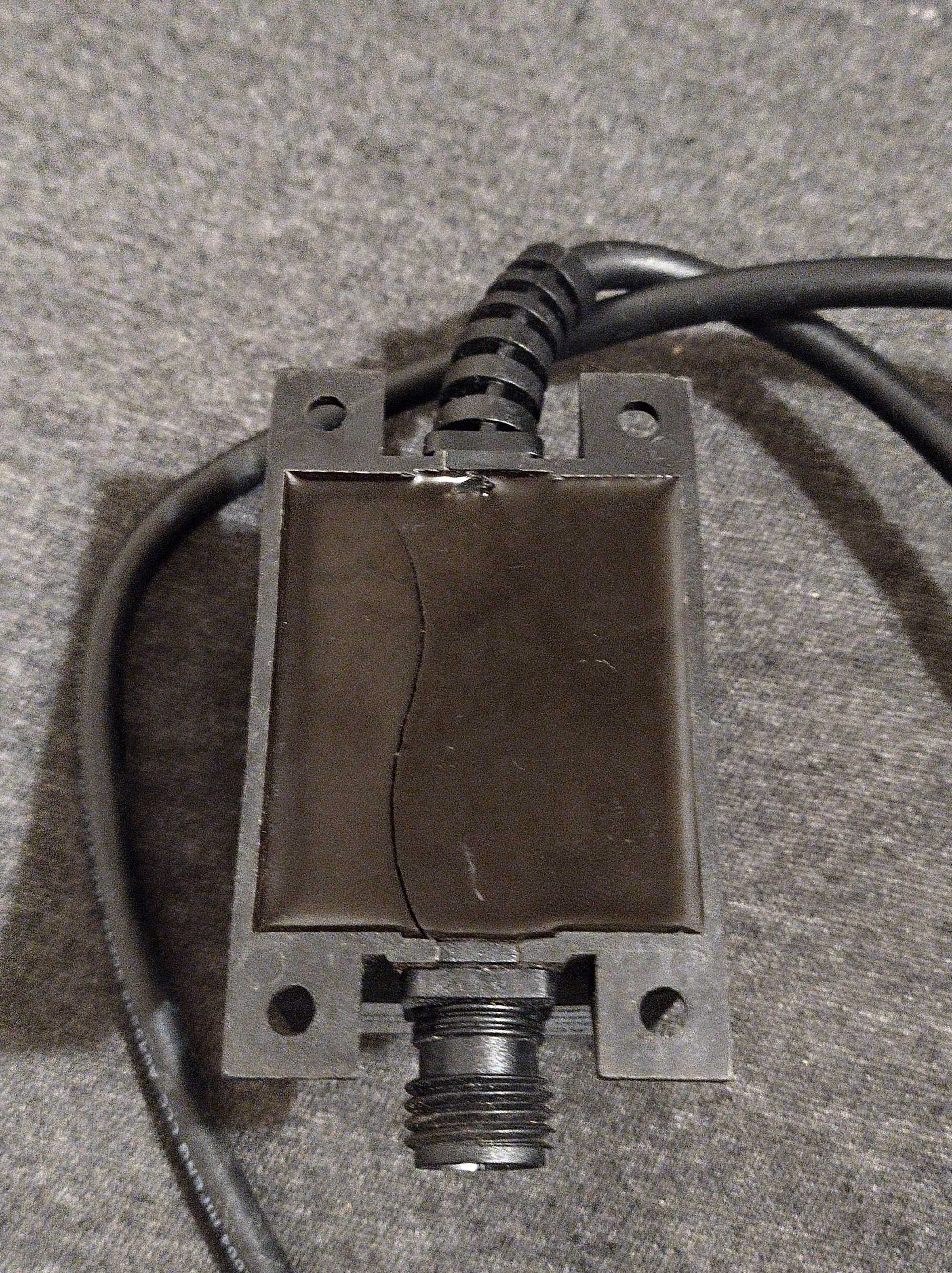 Zasilacz AC Adapter KERRY KEZ0114 – 12V 1800mA (do urządzeń 12V)