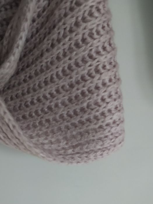 Komplet czapka ocieplana i szal, komin w pastelowym kolorze