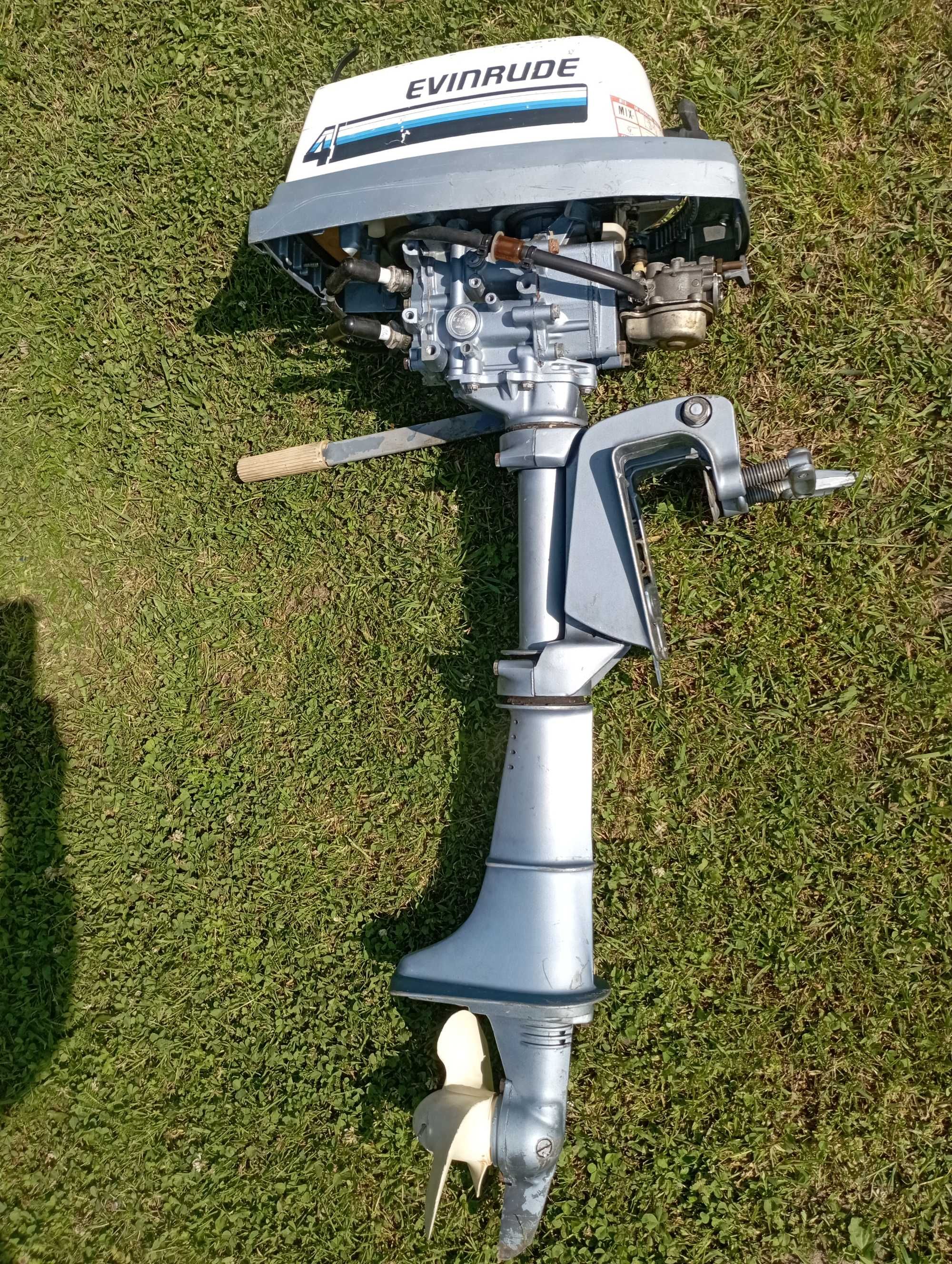 Silnik zaburtowy evinrude Johnson 4
