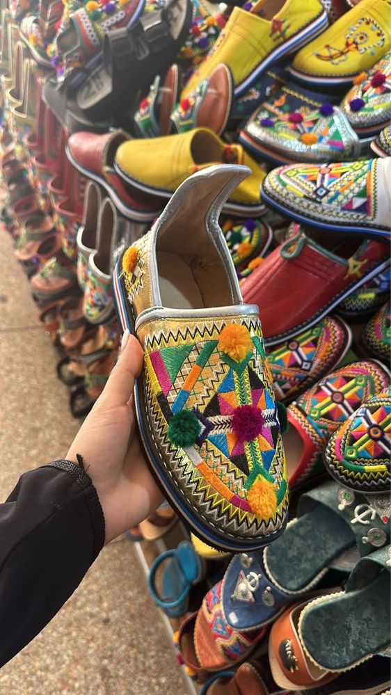 Sapatos tradicionais marroquinos