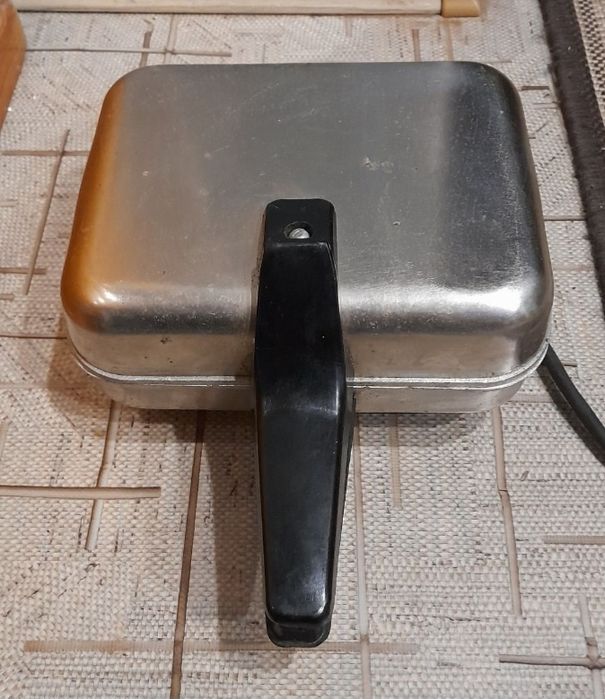 Вафельниця "Ласунка"