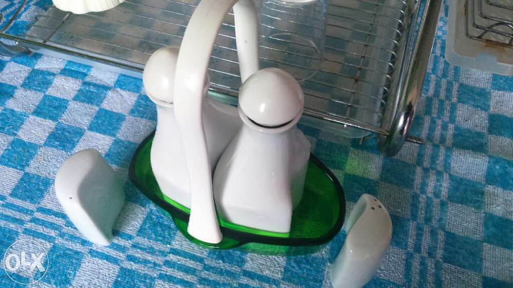 Galheteiro de cozinha em Ceramica como Novo, utilizado 2 vezes.