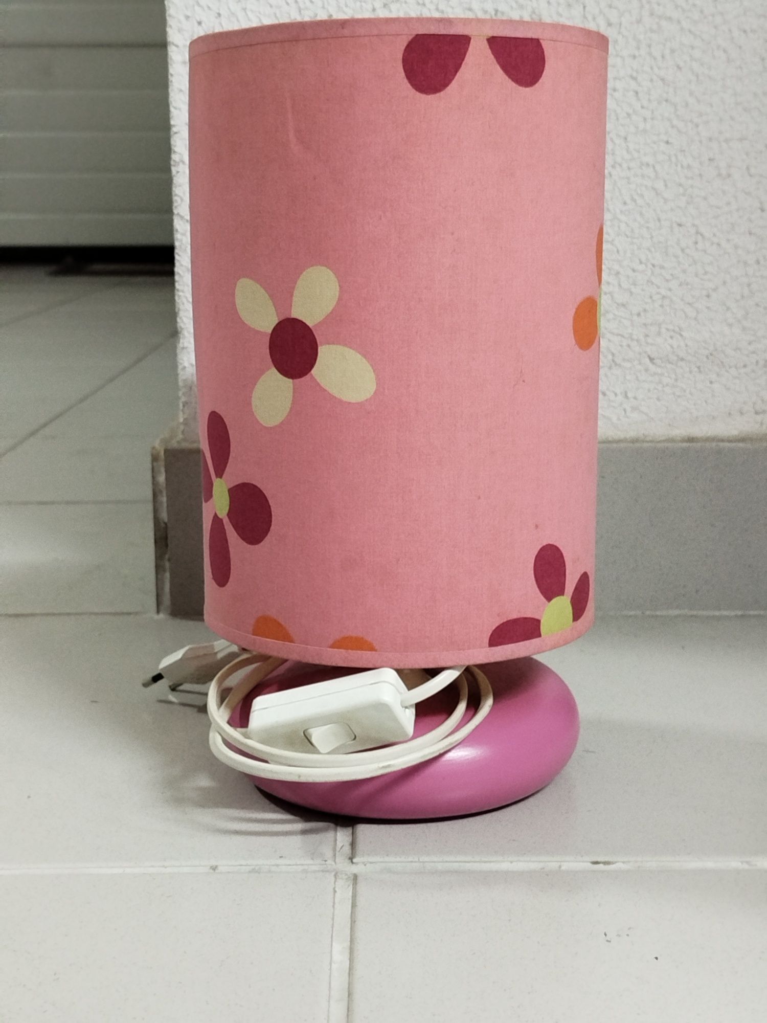 Conjunto de candeeiro de teto e de mesa de cabeçeira