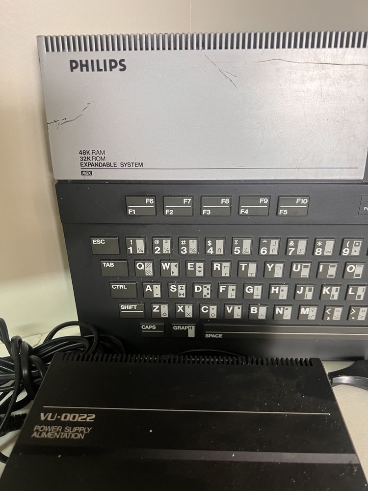 Computador Philips MSX VG-8010