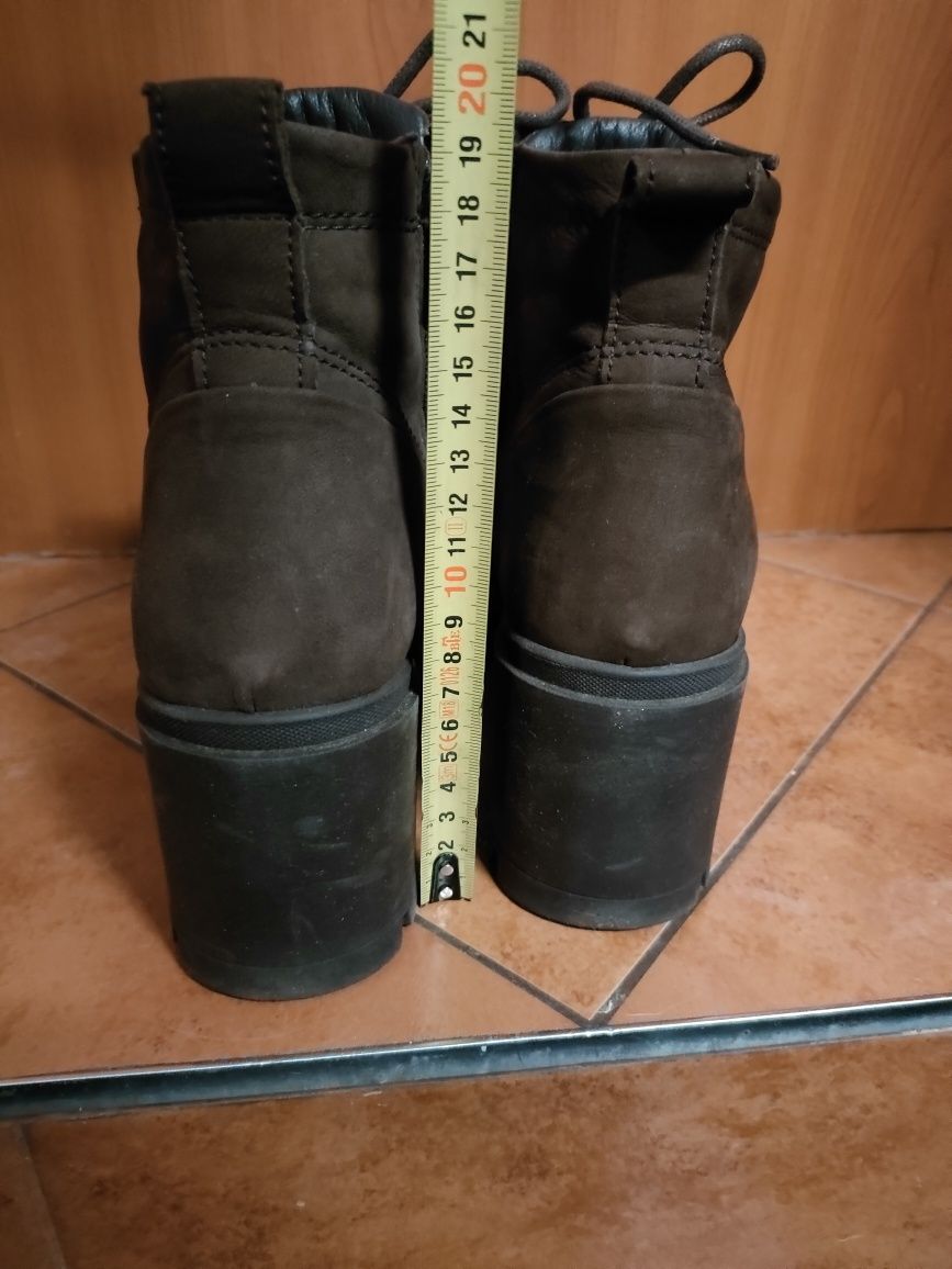 Botki damskie Lasocki 39 z wkładką wewnętrzną 25.5 cm.Bdb!