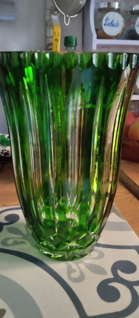 Zielony wazon kryształowy