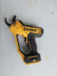 Sekator na baterie marki Dewalt