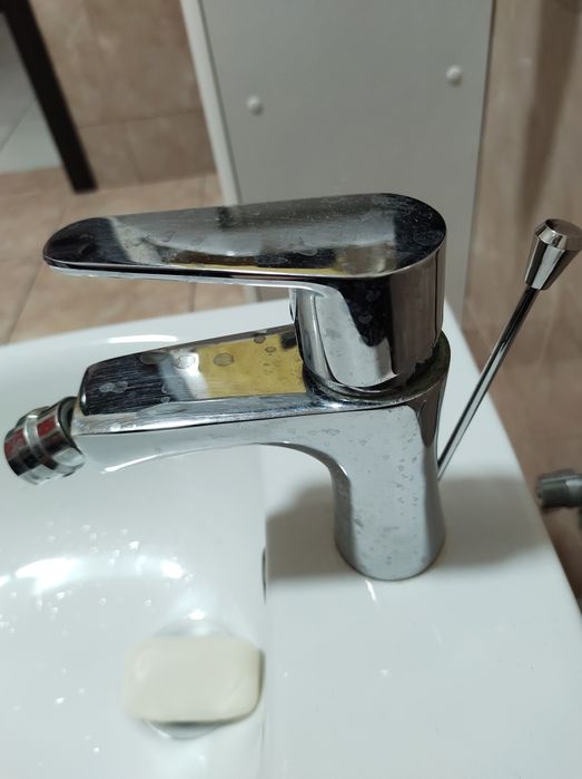 Автоматика сифона умывальника