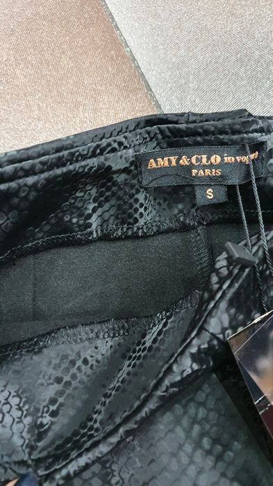 Świetne czarne legginsy spodnie wężowe połysk S M premium