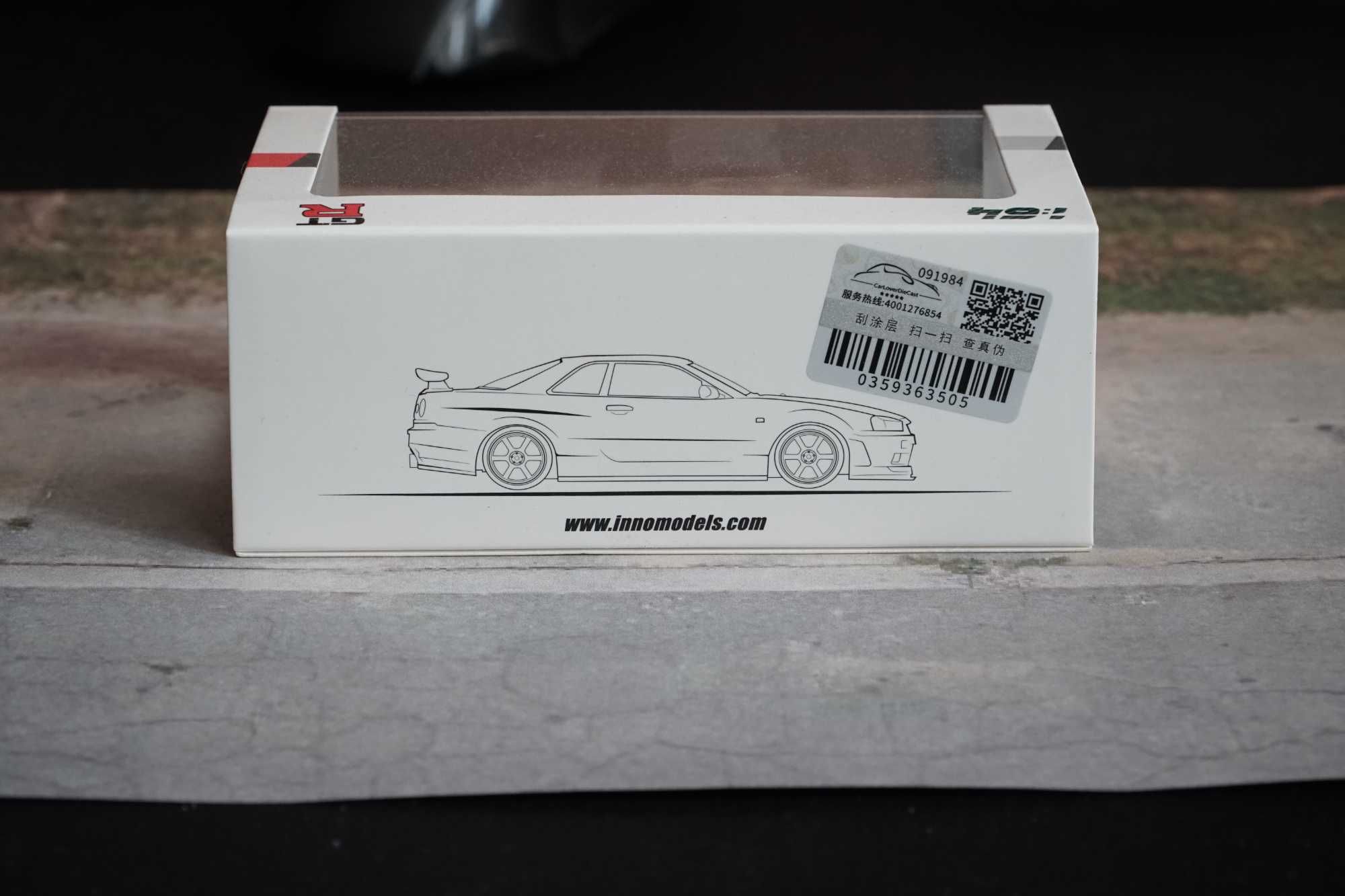 Inno64 Nissan Skyline GTR R34 Resorak 1:64 Gablotka Kolekcjonerski