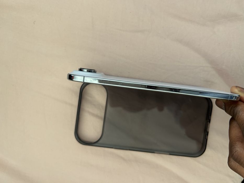 Iphone 17 Air semi novo com caixa