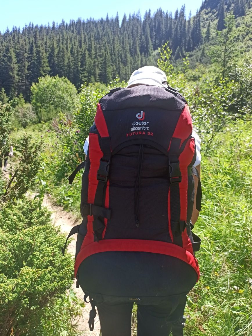 Туристичний рюкзак Deuter aircomfort Futura 32