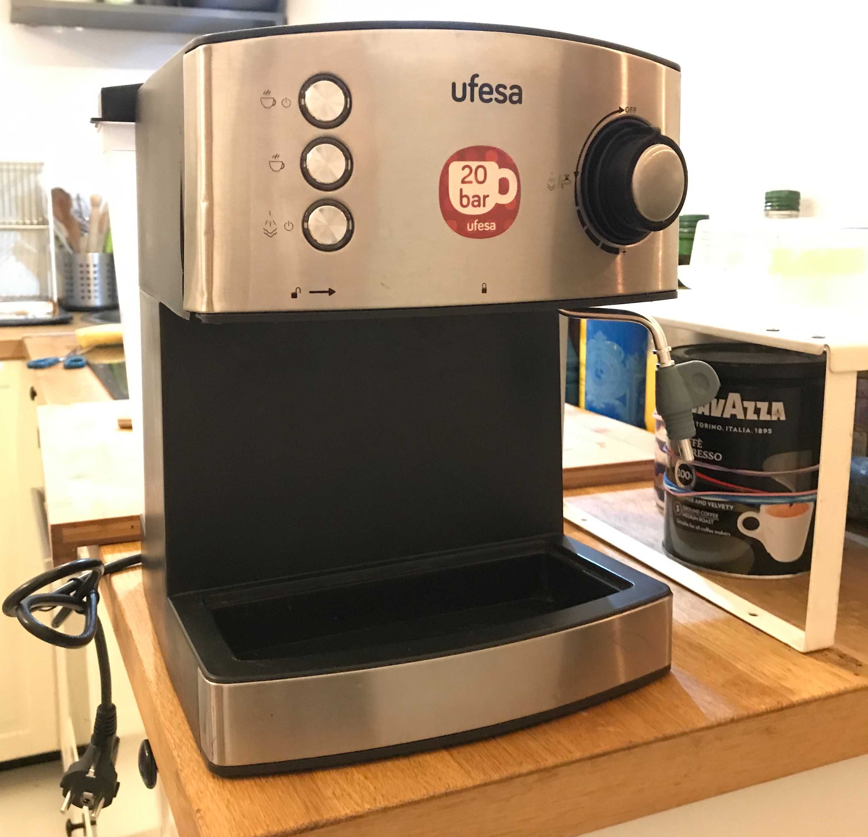 Ekspres do kawy UFESA CE7240 2Espresso 20 BAR 850W 1,6l Srebrny Czarny
