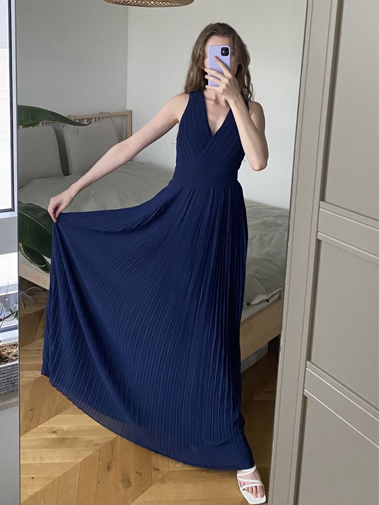 Zjawiskowa maxi suknia TFNC London asos XS granatowa plisowana długa
