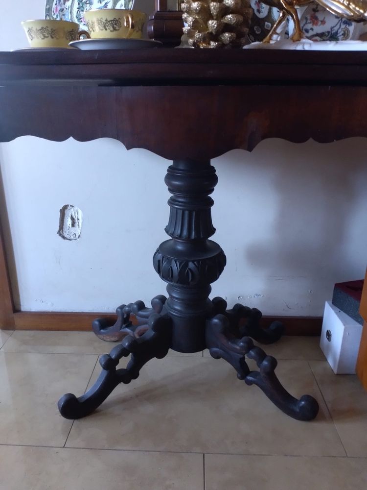 Consola com Tampo Ondulado