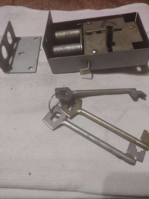 Продам замок дверной