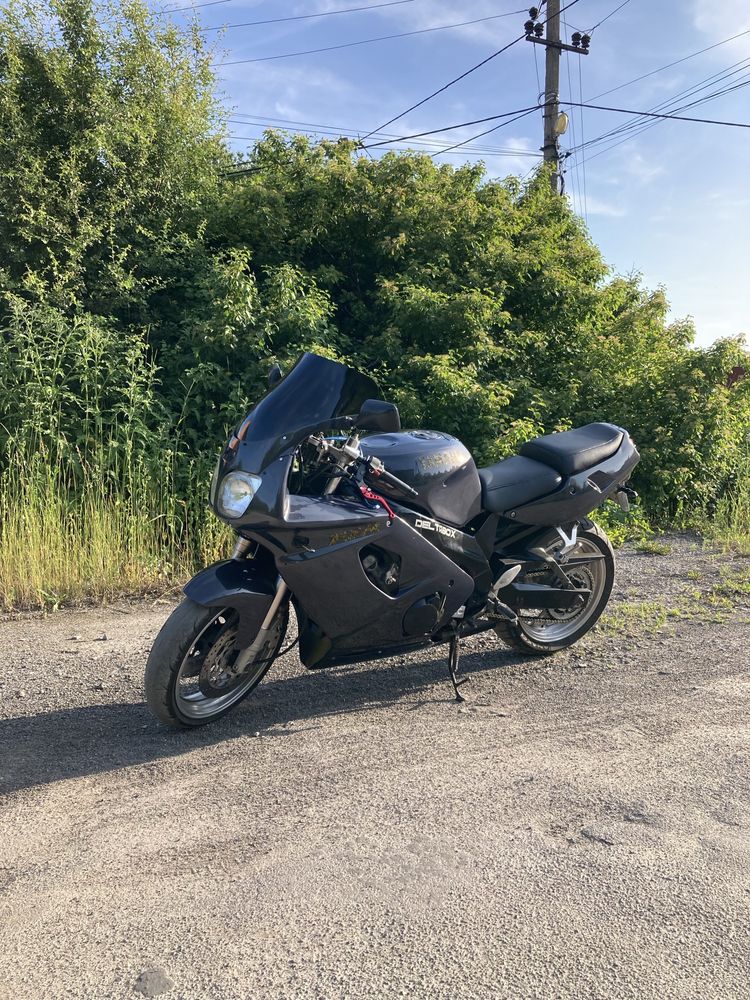Продам мотоцикл YAMAHA FZR 600r