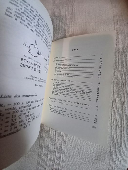 Livro técnico Montagens Eletrónicas