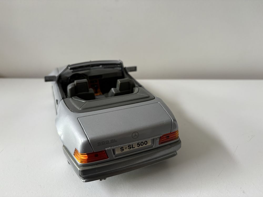 Model Mercedes 500SL 1:18 Maisto (bburago welly)